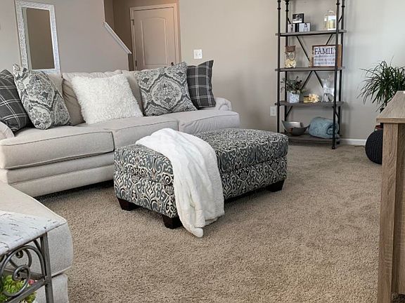 4th image of 87 Foxtail Dr