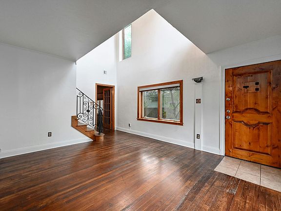 5th image of 2829 San Gabriel St
