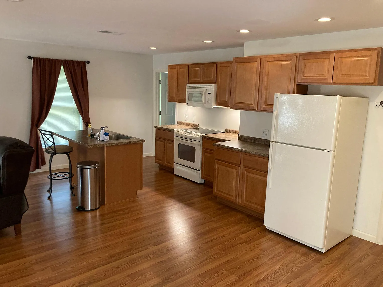 1 bed, 1100 sqft, $2,300 — Photo 1