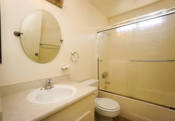 5th image of 1518 Thomas Ave #2