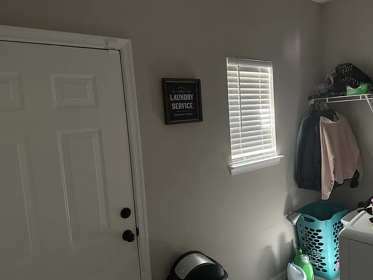 10906 Thiel Ct — Photo 6