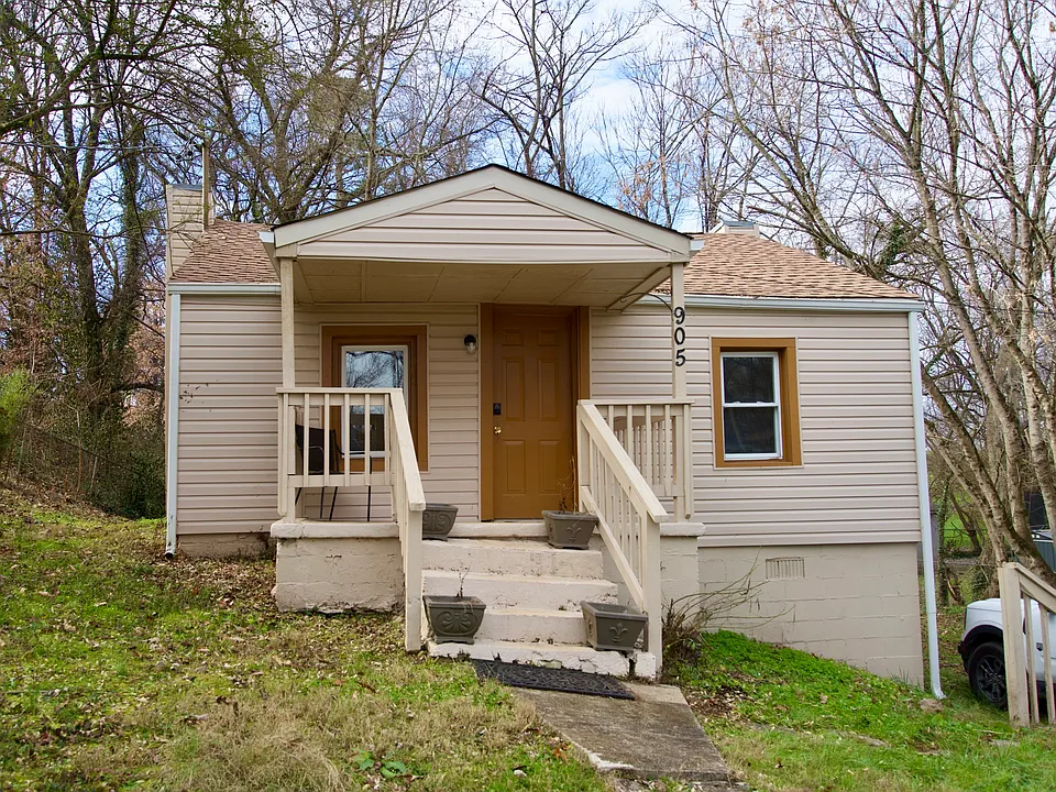 905 Sapphire Rd