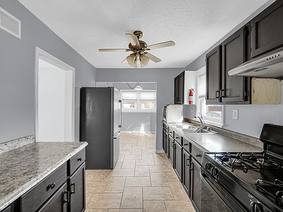 5th image of 4519 152nd St