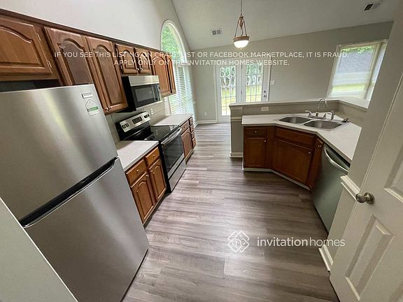 5th image of 2900 Oakcroft Dr