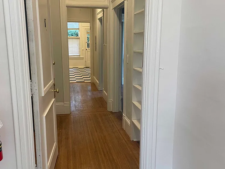 2816 Jackson St — Photo 5