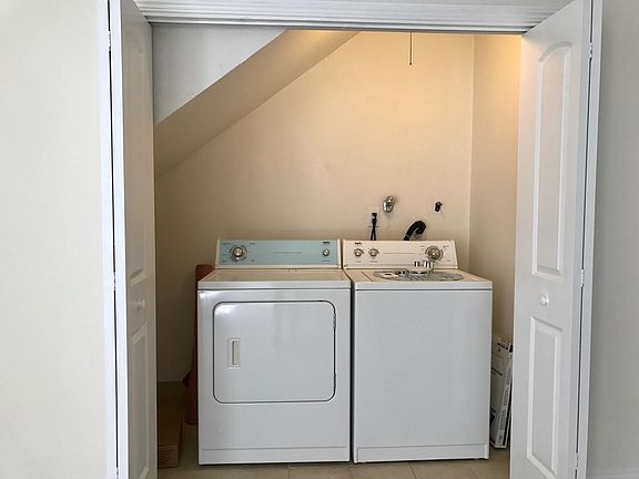 5th image of 3121 Colorado Ave Unit J