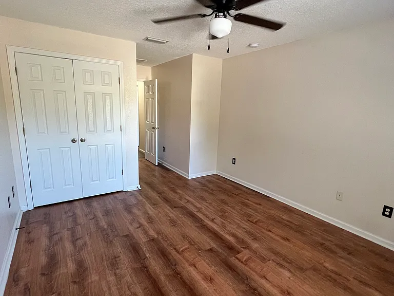 5906 Brice Ct — Photo 18