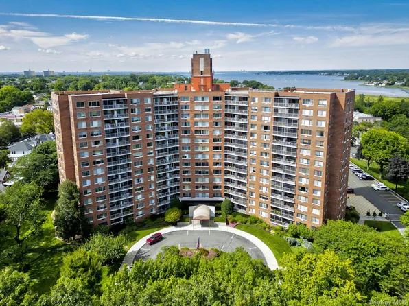 220-55 46th Avenue #8A, Bayside, NY 11361
