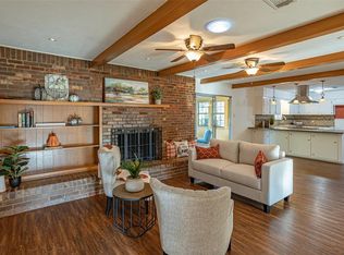 94 Regents Park Ct, Bedford, TX 76022