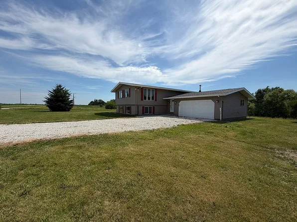 1332 Knox Rd #2000, Dahinda, IL 61428