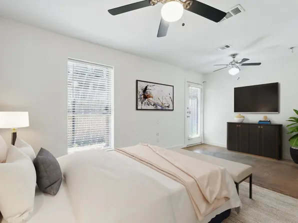 2200 N Peak St, Dallas, TX 75204