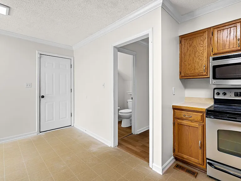 8807 Ryegate Dr — Photo 22