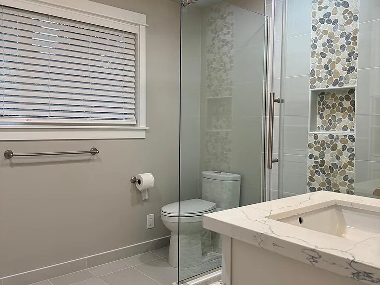 16209 Lake Hills Blvd — Photo 50