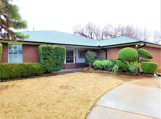 100 Brackendale Ln, Edmond, OK 73003