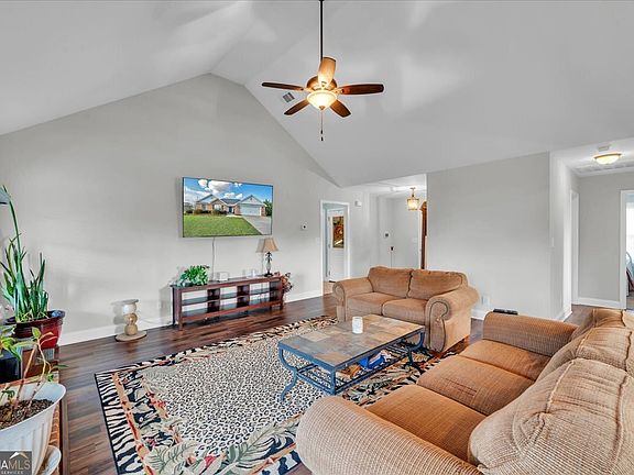 5th image of 128 Gage Dr