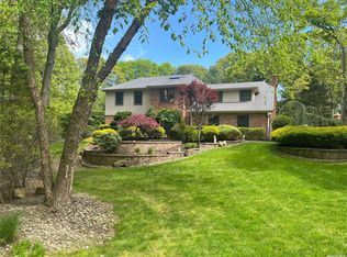 27 Stony Hill Path, Smithtown, NY 11787