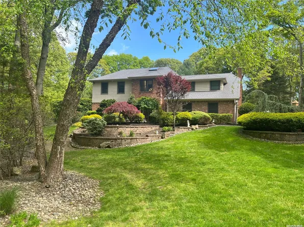 27 Stony Hill Path, Smithtown, NY 11787
