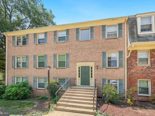 6034 Westchester Park Dr APT 301, College Park, MD 20740