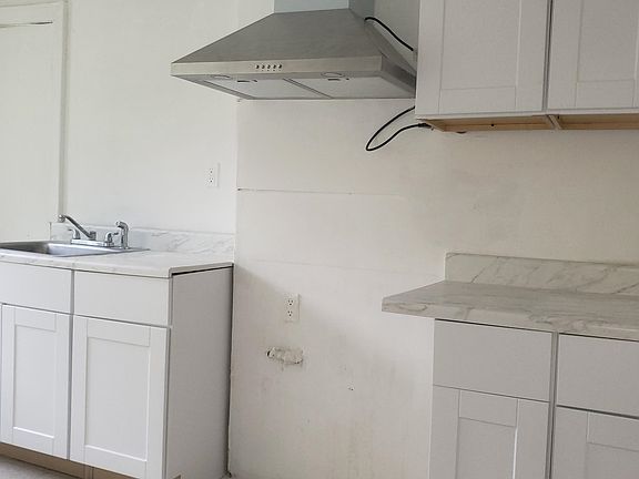 3rd image of 535 Newark Ave APT 1
