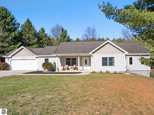 10104 Fishers Run, Traverse City, MI 49685