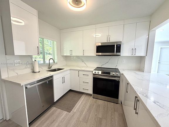 5th image of 8104 SW 81st Pl