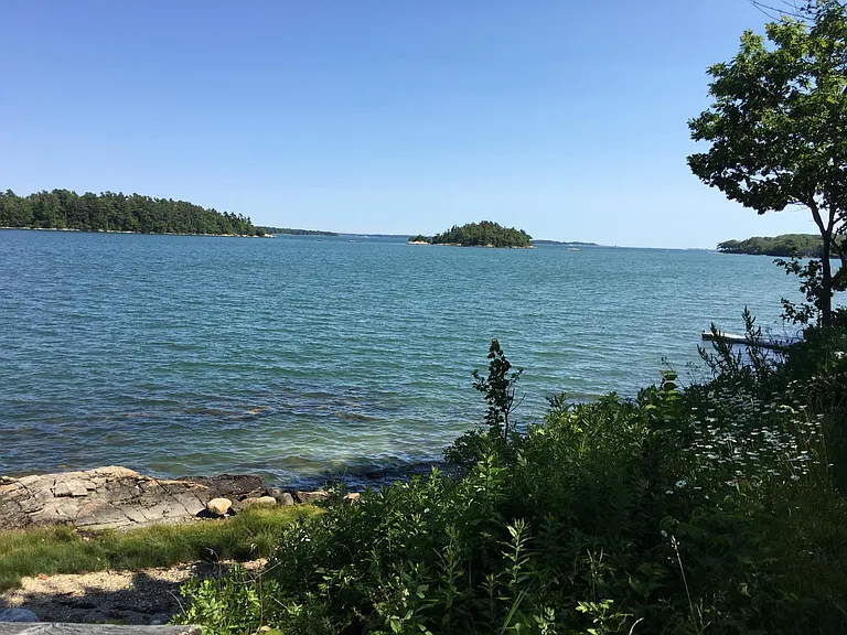 383 Lower Flying Point Rd — Photo 3