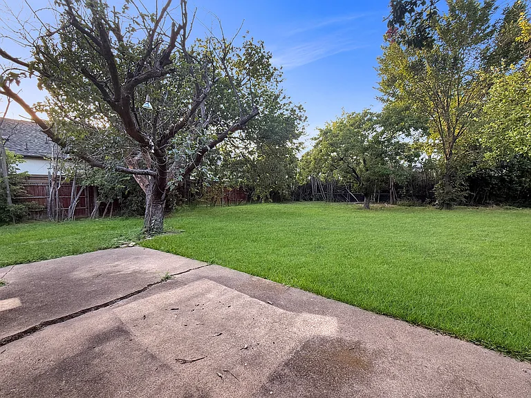 6239 Walnut Hill Ln — Photo 20