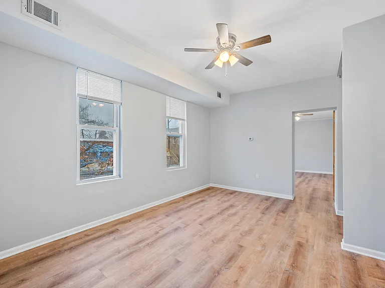 1858 W Cullerton St #2F — Photo 8