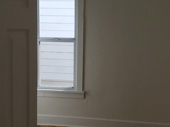 4th image of 1349 W 67th St #1