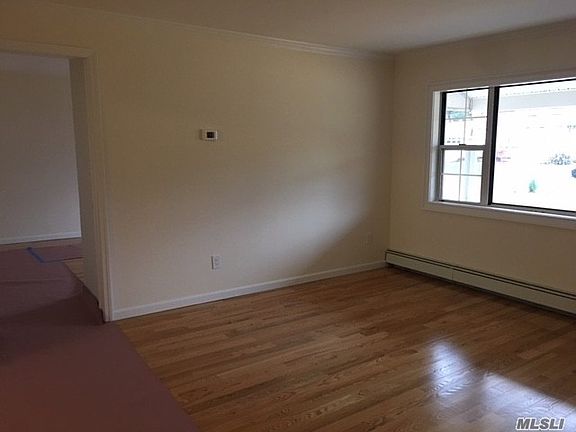 3rd image of 41 Wendy Dr