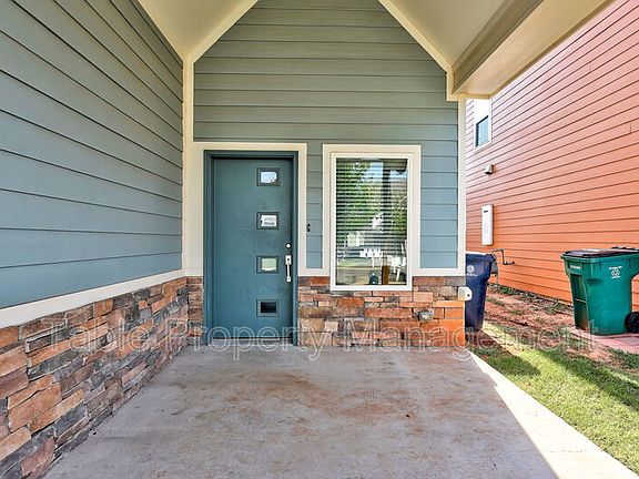 5th image of 17616 Hampton Park Dr #B