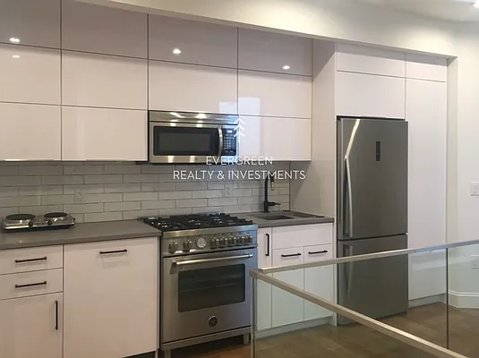 Rented by Evergreen Realty & Investments | media 41