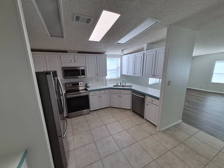 2113 Sawgrass Ln — Photo 20