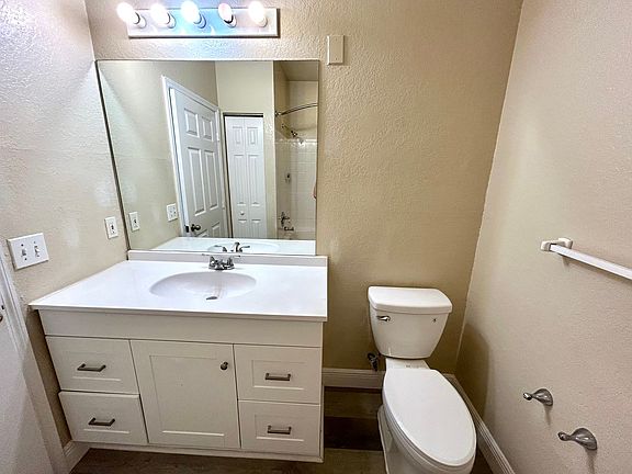 5th image of 18001 Richmond Place Dr APT 513