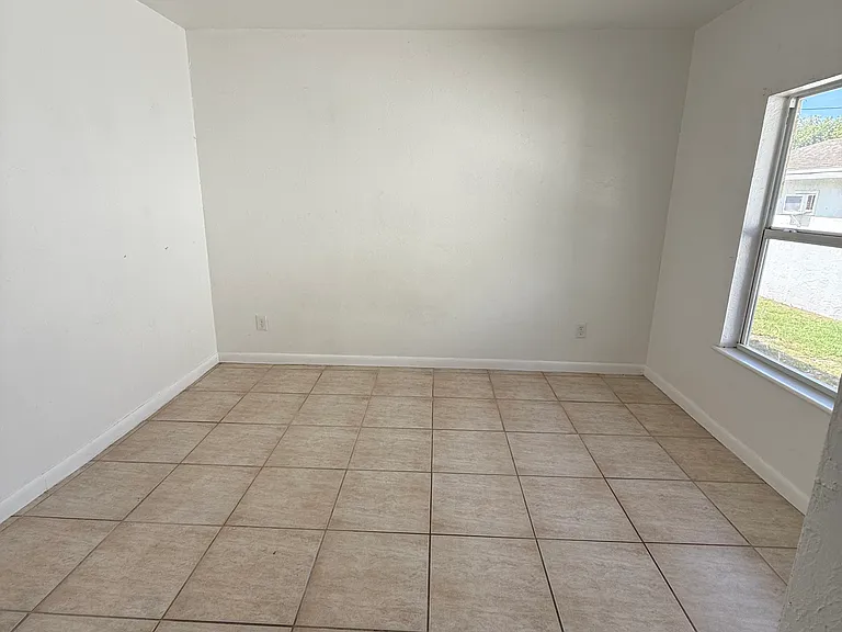 1290 Highlands Dr #2 — Photo 3
