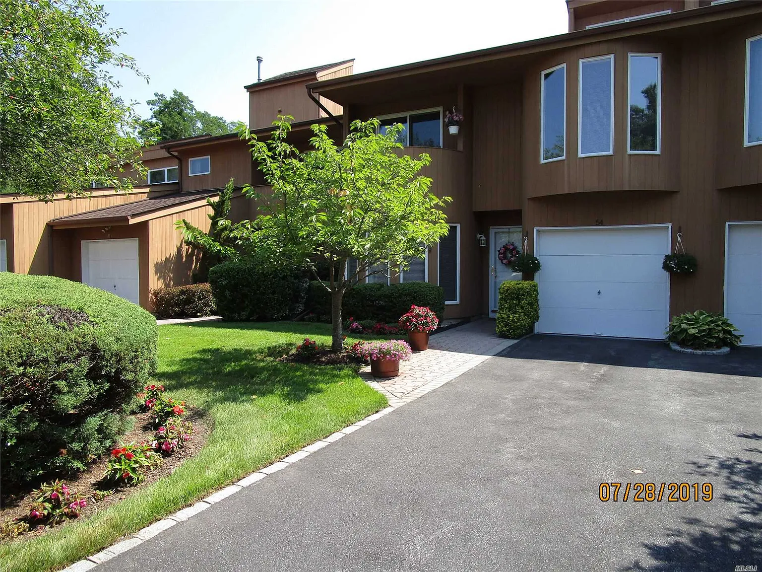 54 Kristin Ln photo 1