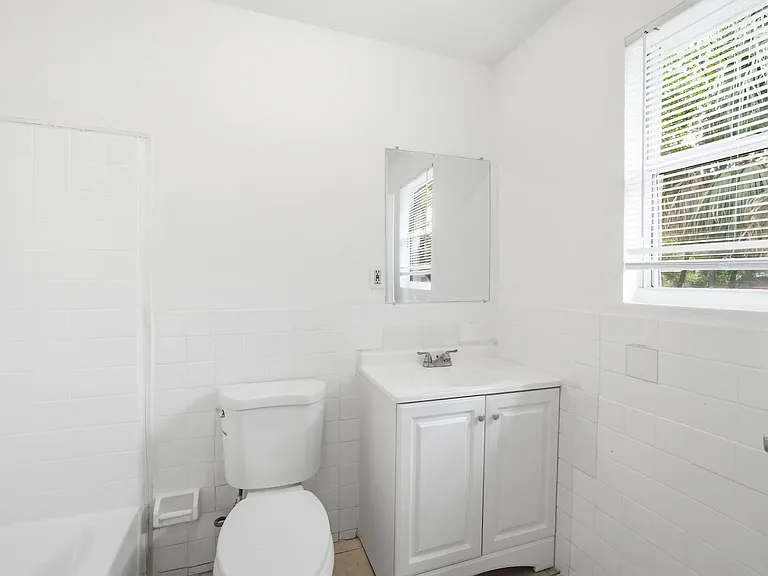10019 N Jasmine Ave — Photo 15