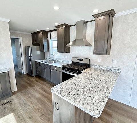 4th image of 10 New Haven Ct #10