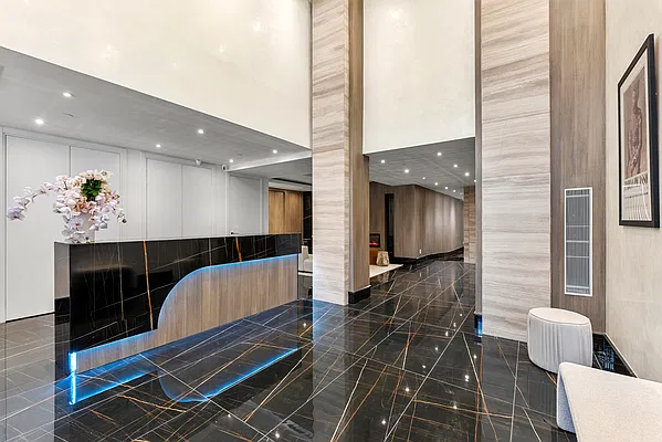 Entry / hallway, photo 1