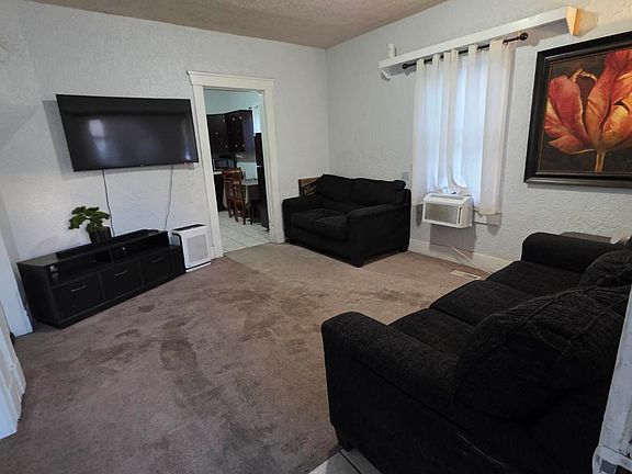 2nd image of 2833 Pingree Ave