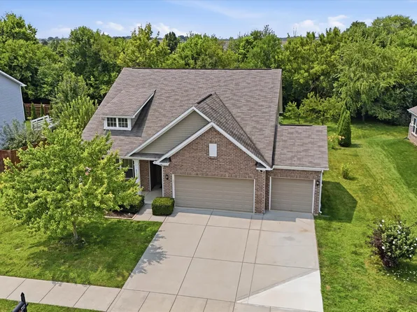 8922 N Springview Dr, McCordsville, IN 46055