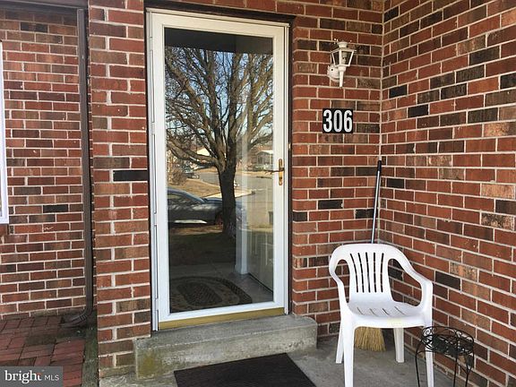 2nd image of 306 Essington Ave