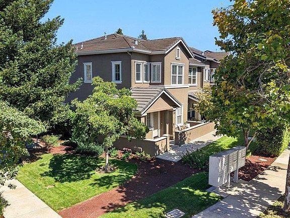 2nd image of 233 Lighthouse Dr