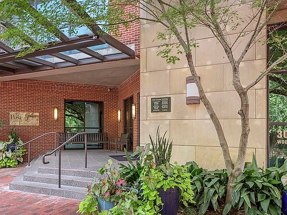5th image of 3006 Woodside St APT 5017