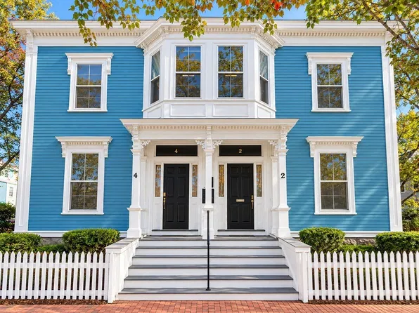 24 Saunders St, Salem, MA 01970