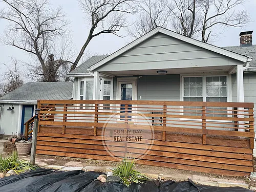 1115 Prickett Ave Photo 1