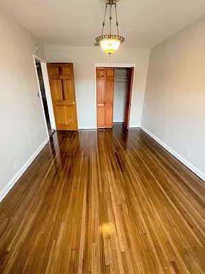5th image of 20-22 33rd St #2F