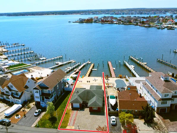 149 Pinewood Road, Toms River, NJ 08753