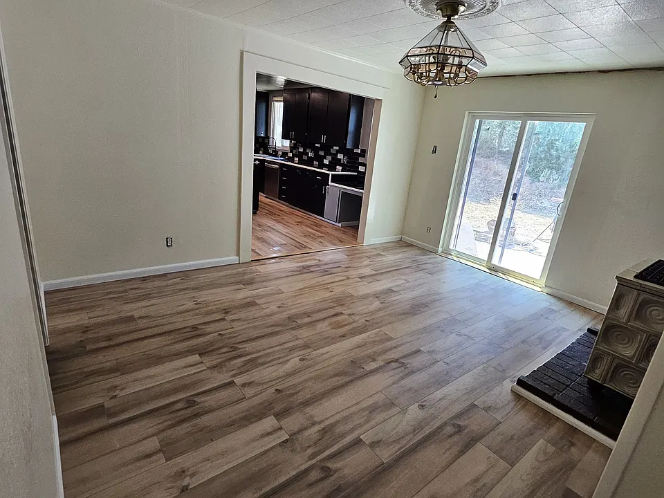 14746 Melanie Ln