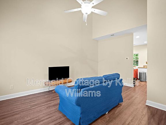 5th image of 222 Admiration Ave